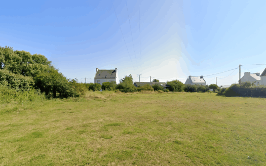 Terrain constructible de 645m² à Kerlouan, à 5min de Meneham
